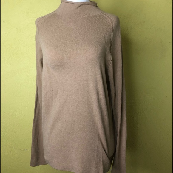 Brand New Ellen Tracey  Woman’s Beige Sweater w/ Turtleneck!! Pristine Condition - Picture 1 of 12